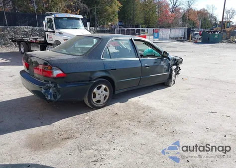 2000 Honda Accord 2.3 Ex from USA, damaged, VIN 1HGCG6676YA064972
